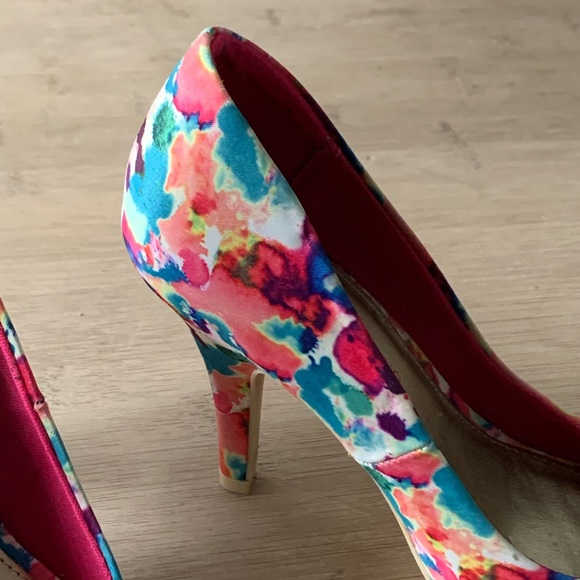 *SOLD*CHRISTIAN SIRIANO 6 Watercolor Open Toe Heel - Picture 3 of 8